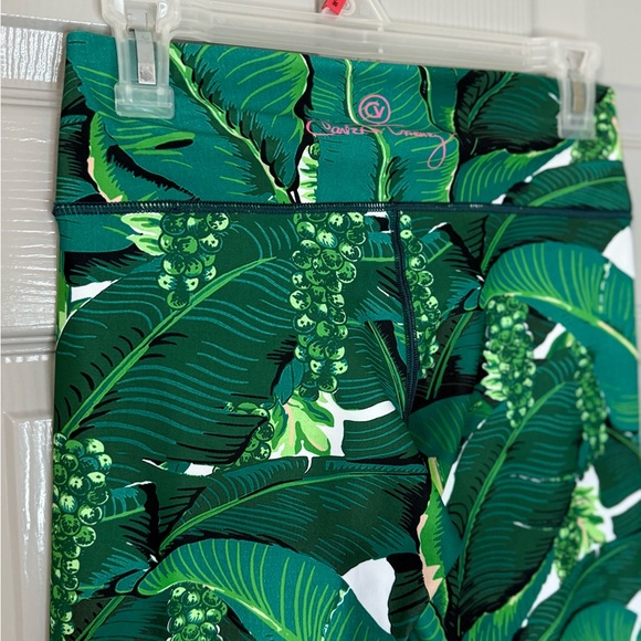 Dorothy Draper | Brazilliance |Green Leafy Legging | Medium - Picture 4 of 6